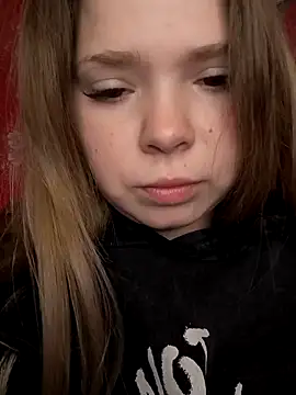 Snapshot of Zuli_Kiska chatting on January 6, 2026, 7:29 pm Zuli Kiska online show from January 6, 2026, 7:29 pm