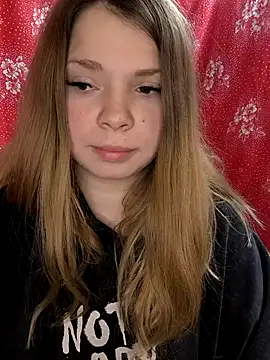 Snapshot of Zuli_Kiska chatting on February 11, 2026, 12:54 am Zuli Kiska online show from February 11, 2026, 12:54 am