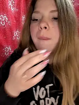 Snapshot of Zuli_Kiska chatting on February 22, 2026, 7:26 pm Zuli Kiska online show from February 22, 2026, 7:26 pm