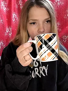 Zuli Kiska online show from November 1, 2025, 9:19 pm