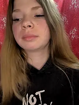 Snapshot of Zuli_Kiska chatting on February 21, 2026, 10:12 pm Zuli Kiska online show from February 21, 2026, 10:12 pm