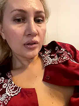 Snapshot of YourBlondee chatting on November 5, 2025, 2:47 am YourBlondee online show from November 5, 2025, 2:47 am