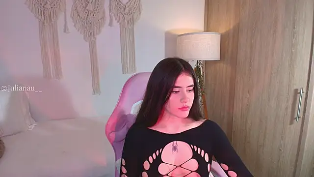 Snapshot of iriswest_ chatting on December 1, 2025, 12:00 am iriswest online show from December 1, 2025, 12:00 am