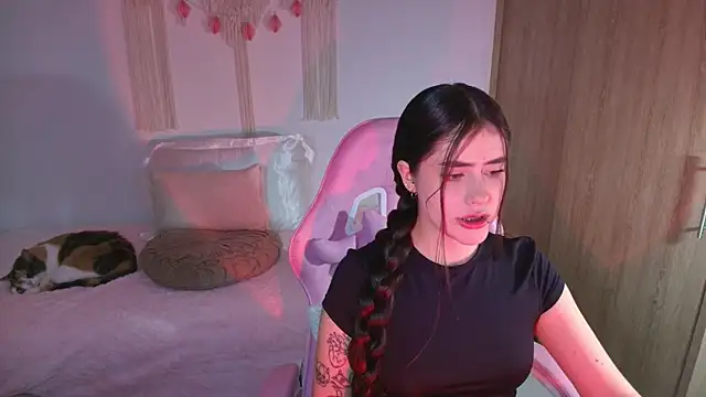 iriswest  online show from February 19, 2026, 12:51 am