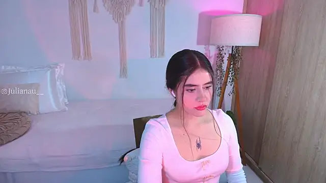 Snapshot of iriswest_ chatting on November 17, 2025, 11:31 pm iriswest online show from November 17, 2025, 11:31 pm