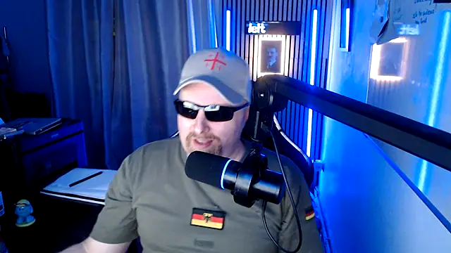 Snapshot of DerPornoPete chatting on March 11, 2026, 11:10 pm DerPornoPete online show from March 11, 2026, 11:10 pm