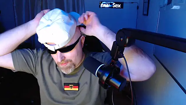 Snapshot of DerPornoPete chatting on January 23, 2025, 1:30 am DerPornoPete online show from January 23, 2025, 1:30 am