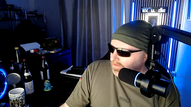 Snapshot of DerPornoPete chatting on March 8, 2026, 1:44 am DerPornoPete online show from March 8, 2026, 1:44 am