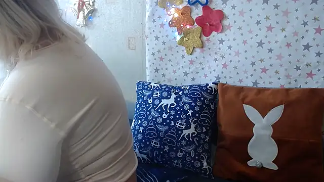 QueenLana online show from February 4, 2026, 9:15 am