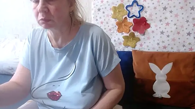 Snapshot of QueenLana chatting on June 7, 2026, 8:41 am QueenLana online show from June 7, 2026, 8:41 am