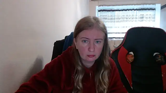 Snapshot of PeterAndJen chatting on November 17, 2025, 10:08 am PeterAndJen online show from November 17, 2025, 10:08 am