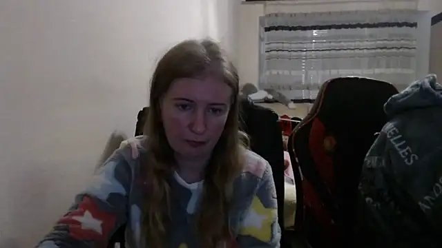 Snapshot of PeterAndJen chatting on November 26, 2025, 8:20 pm PeterAndJen online show from November 26, 2025, 8:20 pm