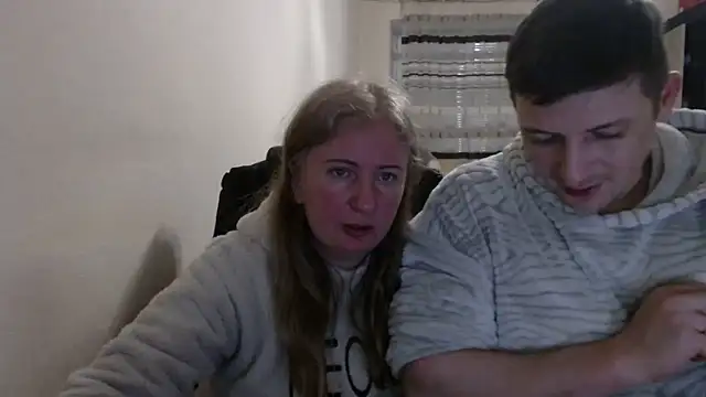 PeterAndJen online show from March 12, 2026, 6:23 pm