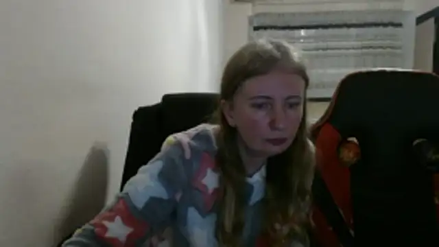 Snapshot of PeterAndJen chatting on November 27, 2025, 8:31 pm PeterAndJen online show from November 27, 2025, 8:31 pm