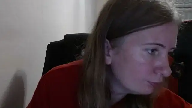 Snapshot of PeterAndJen chatting on October 24, 2025, 6:18 pm PeterAndJen online show from October 24, 2025, 6:18 pm