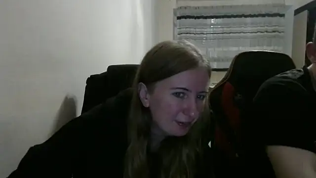 Snapshot of PeterAndJen chatting on October 22, 2025, 7:13 pm PeterAndJen online show from October 22, 2025, 7:13 pm