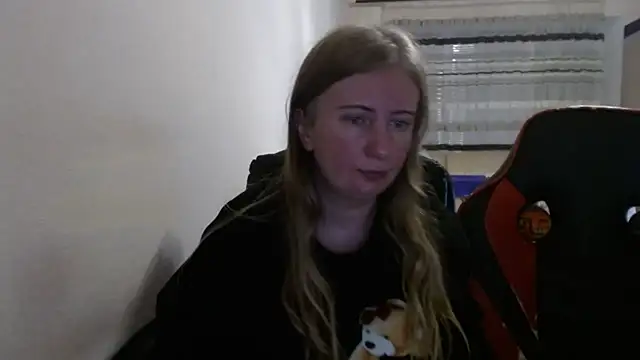 Snapshot of PeterAndJen chatting on November 20, 2025, 8:20 pm PeterAndJen online show from November 20, 2025, 8:20 pm