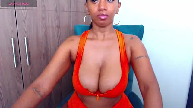 Snapshot of Pinkceeleste chatting on March 8, 2026, 5:05 pm Pinkceeleste online show from March 8, 2026, 5:05 pm