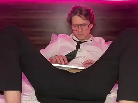 mcklister kinky feets online show from March 6, 2026, 9:48 am