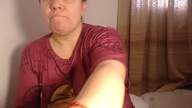 agathamiller01 online show from February 20, 2026, 4:31 pm