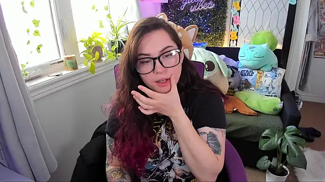 JennKenobi online show from May 11, 2026, 2:07 pm