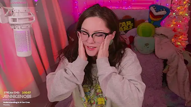 JennKenobi online show from December 3, 2025, 3:55 pm