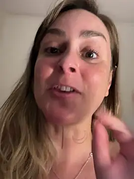 misslulipop online show from February 21, 2025, 1:44 pm