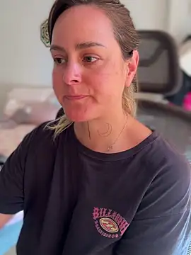 misslulipop online show from March 8, 2025, 4:28 pm