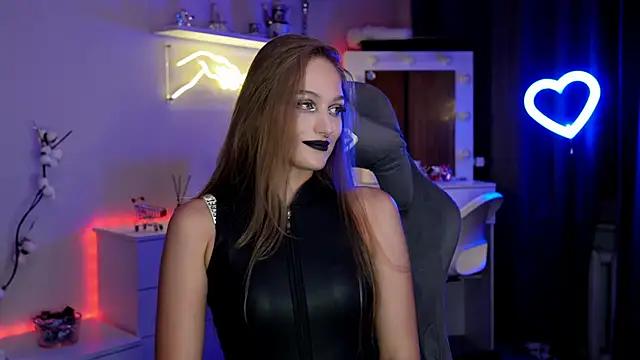 Snapshot of MrsTenderBeast chatting on October 5, 2025, 6:20 pm MrsTenderBeast online show from October 5, 2025, 6:20 pm