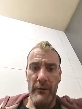 Snapshot of raulacab chatting on April 9, 2026, 12:23 am raulacab online show from April 9, 2026, 12:23 am