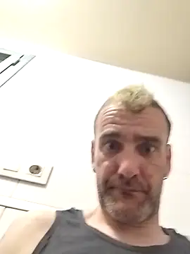 Snapshot of raulacab chatting on April 9, 2026, 11:44 pm raulacab online show from April 9, 2026, 11:44 pm