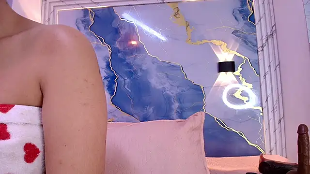 lorrayne  online show from October 21, 2025, 12:15 pm