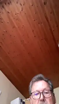 Snapshot of Einhorn527 chatting on December 16, 2025, 12:09 pm Einhorn527 online show from December 16, 2025, 12:09 pm