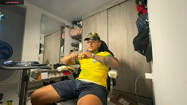 Snapshot of jordylatin20 chatting on November 9, 2025, 12:03 am jordylatin20 online show from November 9, 2025, 12:03 am