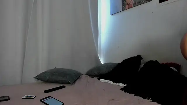 Sarah Jhonson online show from March 14, 2026, 4:02 pm