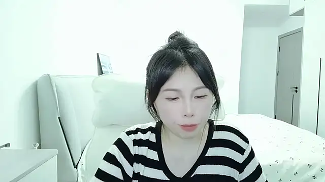 Snapshot of Sunset_glow chatting on November 18, 2025, 3:48 pm Sunset glow online show from November 18, 2025, 3:48 pm