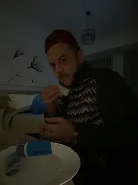 Snapshot of 1Aleks13 chatting on November 11, 2025, 10:04 pm 1Aleks13 online show from November 11, 2025, 10:04 pm