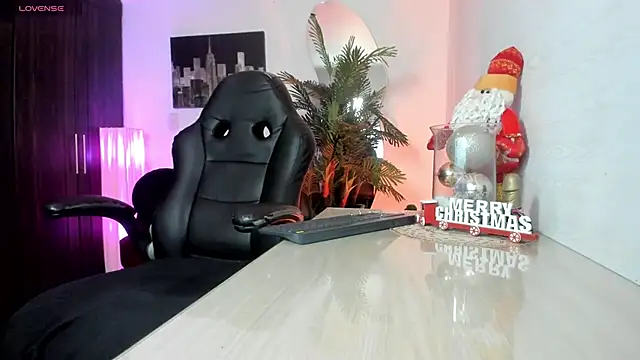 Snapshot of Amaia_Bushida chatting on November 26, 2025, 2:11 am Amaia Bushida online show from November 26, 2025, 2:11 am