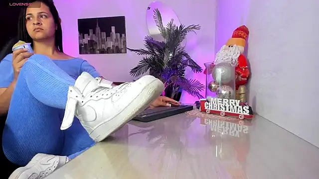 Snapshot of Amaia_Bushida chatting on November 27, 2025, 2:23 am Amaia Bushida online show from November 27, 2025, 2:23 am