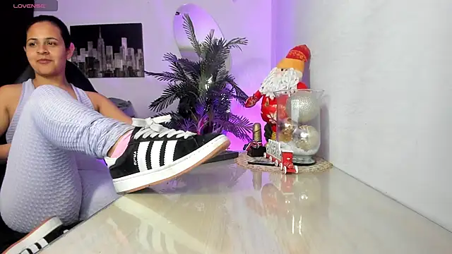 Snapshot of Amaia_Bushida chatting on November 30, 2025, 2:34 am Amaia Bushida online show from November 30, 2025, 2:34 am