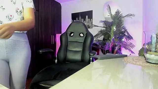 Snapshot of Amaia_Bushida chatting on February 25, 2026, 2:23 am Amaia Bushida online show from February 25, 2026, 2:23 am