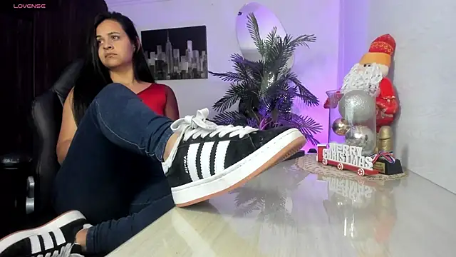 Snapshot of Amaia_Bushida chatting on November 29, 2025, 3:06 am Amaia Bushida online show from November 29, 2025, 3:06 am