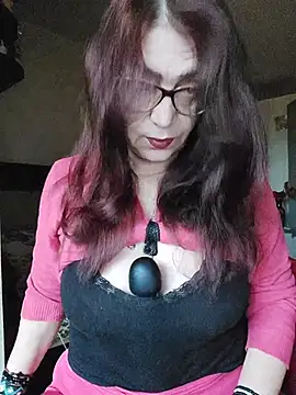 Snapshot of Love_Tina56 chatting on November 9, 2025, 6:17 am Love Tina56 online show from November 9, 2025, 6:17 am