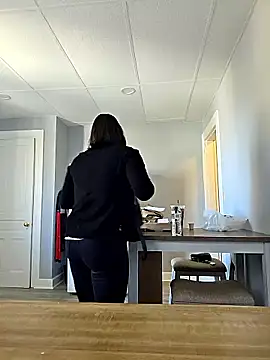 Snapshot of Nikkierosee chatting on November 6, 2025, 4:44 pm Nikkierosee online show from November 6, 2025, 4:44 pm