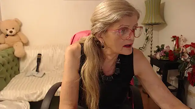 Snapshot of BlairFort chatting on September 22, 2025, 4:35 pm BlairFort online show from September 22, 2025, 4:35 pm