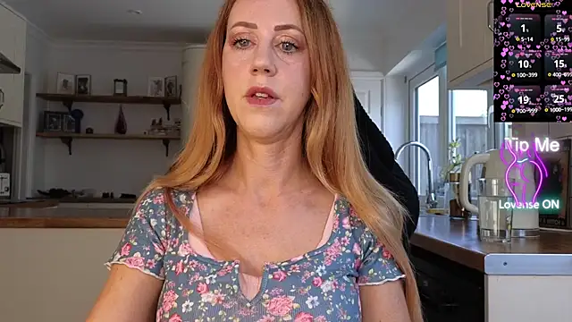 Snapshot of stripmequick chatting on June 22, 2026, 9:17 am stripmequick online show from June 22, 2026, 9:17 am