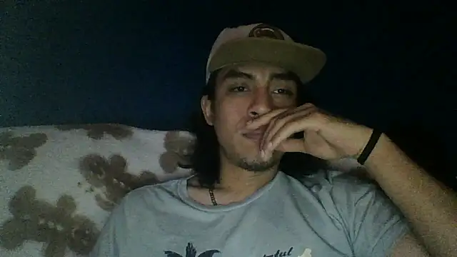 Snapshot of AlexAlejandro13 chatting on February 26, 2026, 2:44 am AlexAlejandro13 online show from February 26, 2026, 2:44 am