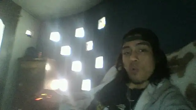 Snapshot of AlexAlejandro13 chatting on January 7, 2026, 9:31 pm AlexAlejandro13 online show from January 7, 2026, 9:31 pm