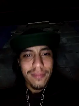 Snapshot of AlexAlejandro13 chatting on December 19, 2025, 4:38 am AlexAlejandro13 online show from December 19, 2025, 4:38 am