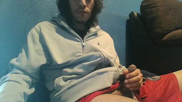 Snapshot of AlexAlejandro13 chatting on December 20, 2025, 10:23 pm AlexAlejandro13 online show from December 20, 2025, 10:23 pm